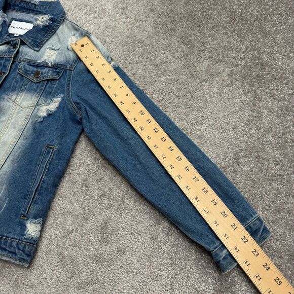 The Style Between Us Distressed Denim Jacket Womens Medium Ripped Acid Wash - Picture 14 of 15